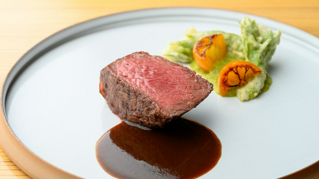 コースのメインを飾る『肉料理』