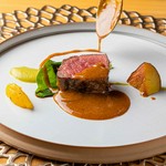 メインのお料理は福井の銘柄牛、若狭牛
福井の恵みを感じて頂ける少量多品のディナーコースです。