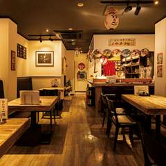 和洋が融合した落ち着きの隠れ家空間でゆったり過ごせます。