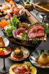 お鍋の追加具材や黒毛和牛、新鮮な海鮮、肉寿司食べ放題の超豪華なコースです！
※12月の2週目の金土日、20日～1月4日まで年末料金として単品の場合10％食べ放題、コースは一律550円(税込）を頂戴します