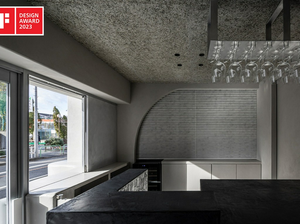 昼と夜とで表情が変わる、和を感じる無機質な空間