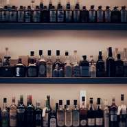 日本人が造るお酒を中心に希少なもの、珍しいものなども幅広くセレクトしております。