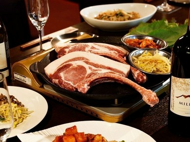 《岩中三元豚一頭買い》特上骨付きサムギョプサルセット