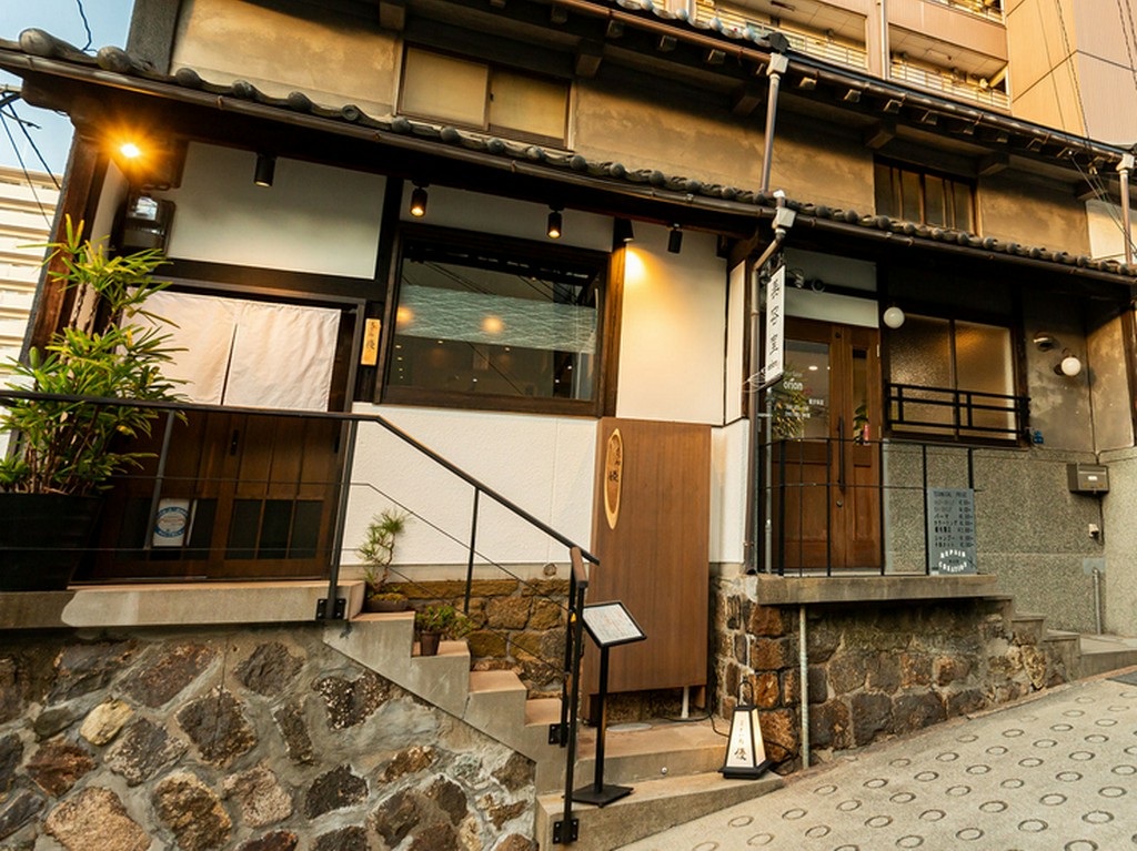 築120年の古民家で心地よい食事のひと時を…