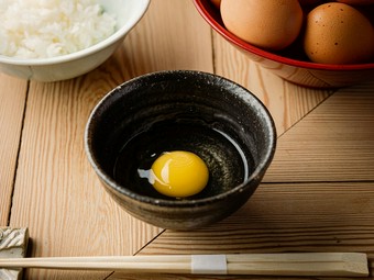 あっさりとした卵本来の味わいを楽しめる『卵かけご飯』は、コースの〆にぴったり