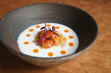 季節の食材を使用した全7皿のコースです。
料理に合わせたワインペアリング
6種（一杯60cc程度）