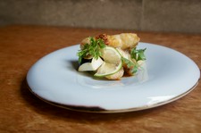 シェフ渡部による全8皿のスペシャルコースです。
料理に合わせたワインペアリング7種（一杯60cc程度）