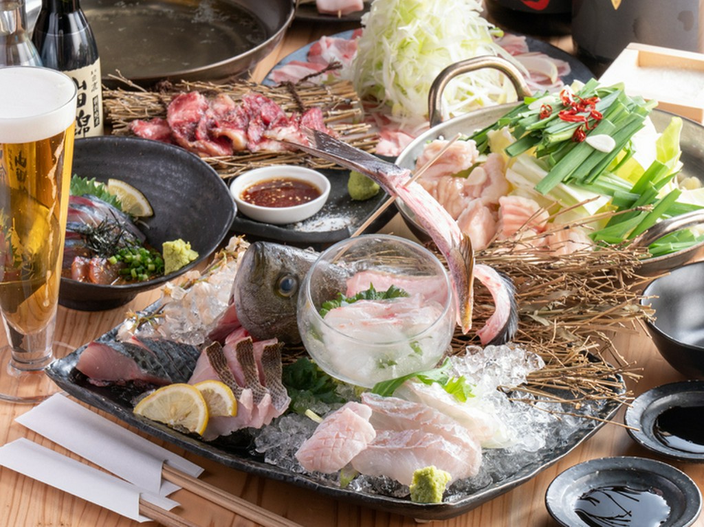 賑やかな宴会の真ん中には、【なべやこの】自慢の鍋料理！