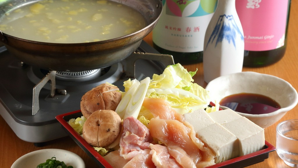 友人とシェアできる鍋物に、飲み放題付きのコース料理もあり