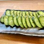 弊社オリジナルブレンドである元気しょうゆで漬け込んだお酒のあてにピッタリの一品です。