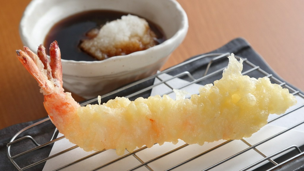 食感をたっぷり楽しむ。食べ応えありの大エビ天