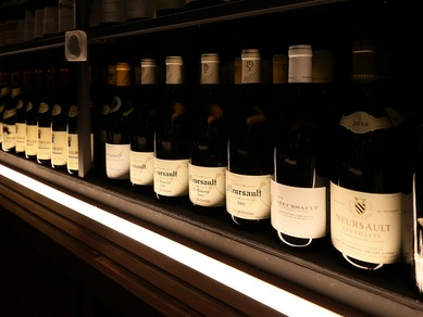 こだわりの鮨と厳選されたワイン、贅沢なマリアージュを堪能