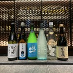 フルーティーで飲みやすい物からお酒が好きな方に向けた飲みごたえ抜群なものまで、季節に合わせたお酒を豊富に取り揃えております。
あなたに合った一杯が見つかるかも？
※数に限りがございます。ご了承ください。