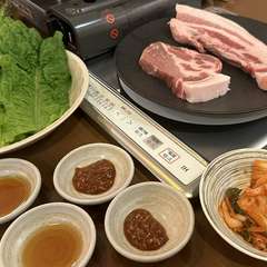 肉厚のあぐー豚による豊かな風味とジューシーさが特徴『あぐー豚のサムギョプサル』