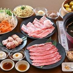 自然の恵みを感じながら、沖縄の食文化も満喫『島黒・黒毛和牛・地鶏コース』