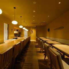 “市民の台所”近江町市場近くの隠れ家的ホテルレストラン