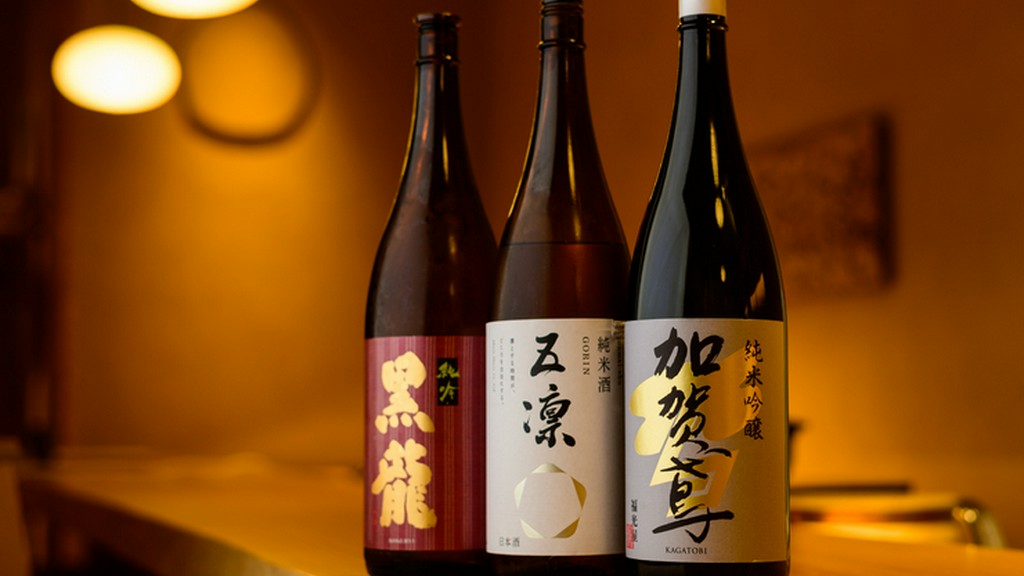 北陸の旨い地酒をはじめ、旬の幸に合う季節限定酒も充実