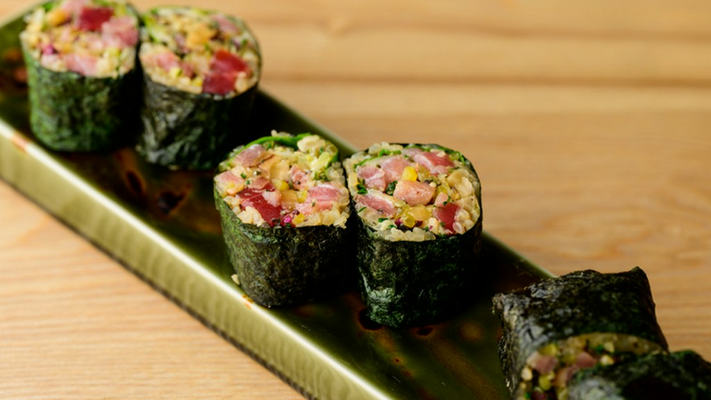人気の巻き寿司を日本料理の一品に昇華。進化系『トロたく』