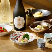 季節の滋味が余すことなく引き出された定番のコース。
北陸の山海の恵みを中心に、日本各地から厳選した旬食材を吟味し、五感で楽しめる料理で提供。
記憶に残る美食体験をお届けします。