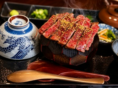 「近江牛」を贅沢に味わう『覇王の牛ひつまぶし』