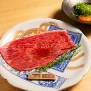 2023年2月に誕生以来、接待・会食シーンでも人気の店。料理のおいしさに加え、京の伝統文化を今に伝える空間、「お座敷体験」なども大きな魅力。府外や海外の人を招く場としても喜ばれるでしょう。