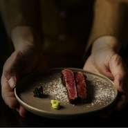 1.和牛ビーフロール　寿司　京野菜
2.和牛テールスープ
3.土鍋　銀シャリ
4.和牛トリュフレアハンバーグ
5.和牛サーロインすき焼