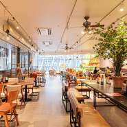 メジャーな料理であっても【J.S. BURGERS CAFE】ならではの味を楽しめるように工夫されています。手づくりにこだわり、ソースや味付けなどもオリジナルレシピ。未だかつて体感したことのない美味を追究しています。