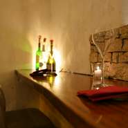 国内外で活躍した料理人による逸品と、厳選されたワイン、上質な空間・サービスで接待需要にも心強い存在。神楽坂駅1b出口のすぐ隣というアクセスも強みです。神楽坂でのおもてなしに重宝できる一軒です。