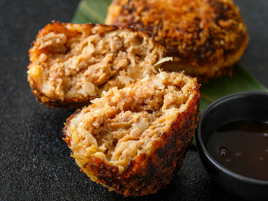 ソースなしでも絶品。ご飯の進む『メンチカツ』