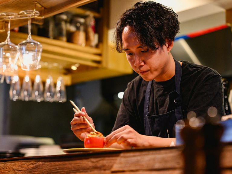 地中海の港町にあるようなバルで高級魚介を大満喫できる！