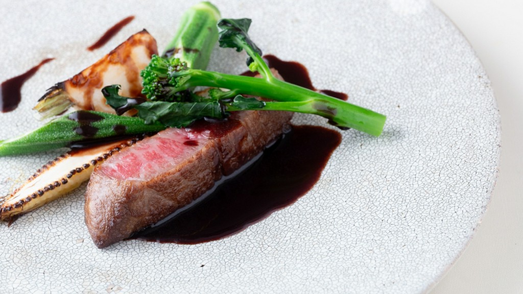 フレンチをベースに熟練の技で紡ぐ、素材の魅力があふれる一皿