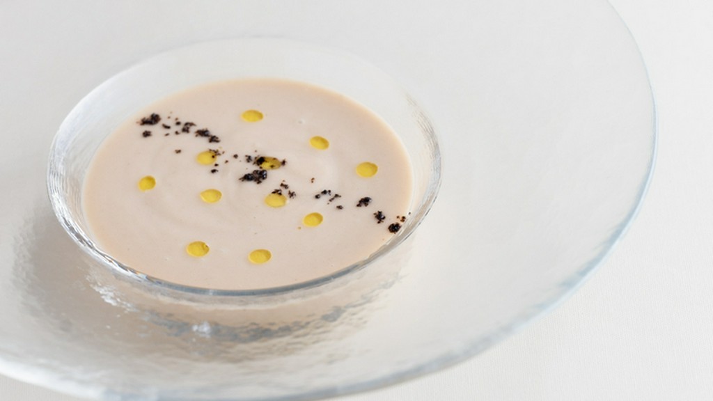 甘みと旨みが凝縮された『新玉ねぎの冷製スープ』