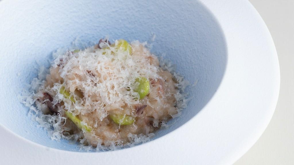 コースの中盤を飾る、お店の顔ともいえる一皿『農林48号金芽米のリゾット』