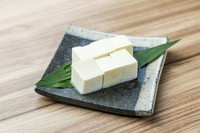 鍋によく合う、なめらかな豆腐です。