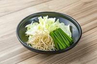 ニラ、キャベツ、ゴボウ、の盛り合わせです。