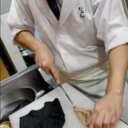 スタッフ一人一人、常に感謝と労いの気持ちを忘れていません。訪れるすべての方々が、心地良いひとときを過ごしていただくために、細やかな気配りと丁寧なサービスを務めています。