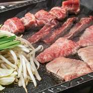 旨い焼肉セット！贅沢に牛タンやハラミにロース、和牛ユッケから大人気の〆焼きそばまでセットに！