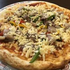 野菜入りピザ