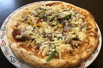 野菜入りピザ