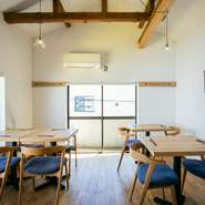 おいしい料理を提供するだけでなく、スタッフが楽しむことも大切と話す木原氏。スタッフ自身が接客を楽しむことで、お客様に楽しさを提供できるように。お客様の楽しさをリードするような接客を日々意識しています。