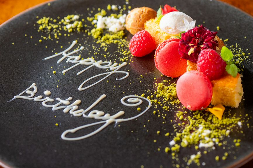 お誕生日のお祝いプレートをご用意