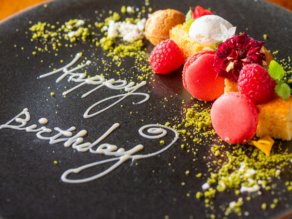 お誕生日のお祝いプレートをご用意