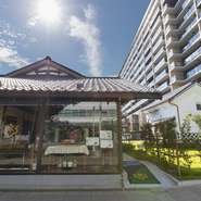 料理とお酒のペアリングが生むドラマチックな美味は、記念日の食事にぴったり！非日常の空間、スマートで温かなサービスも特別な日の幸福感をアップします。メッセージ入りプレートにも対応（予約時に相談）。