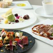 歓送迎会にぴったりな、気取らず楽しめるカジュアルフレンチ。少人数から貸切まで対応でき、ゆっくり語らうひとときをお手伝いします。思い出に残る大切な集まりにぜひご利用ください。