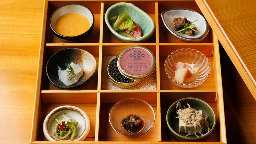 シェフ中村が恋した食材の思いを載せた9つの前菜『SHOKADO』