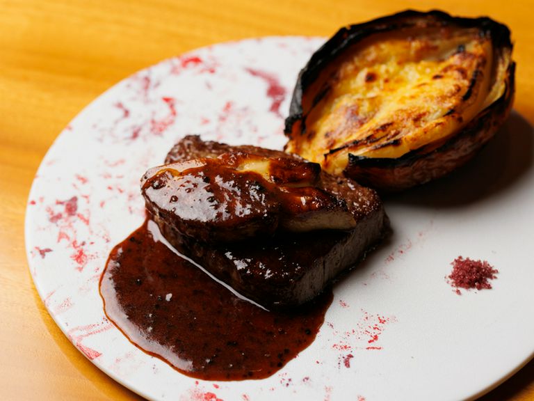 『石垣島・やえやまファーム 石垣牛フィレ肉のロッシーニ仕立て』