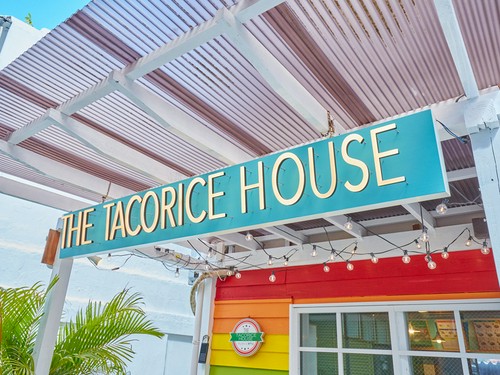 国際通り屋台村の近くの【THE TACORICE HOUSE】