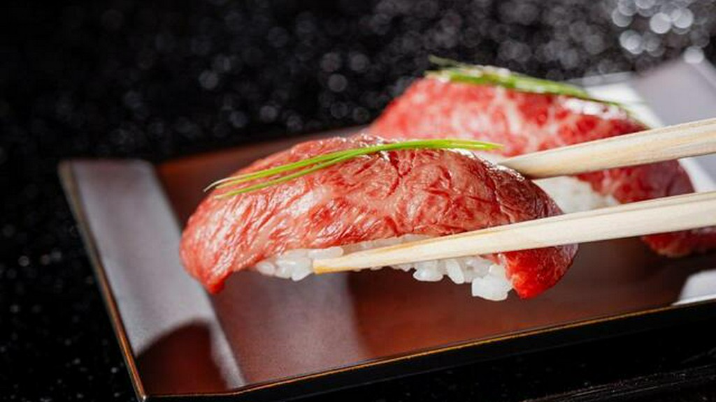 神戸ビーフ炙り寿司2種盛 ／Kobe Beef 2types Yakiniku Sushi