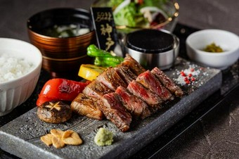 神戸ビーフサーロインステーキ／ Kobe Beef Sirloin Steak