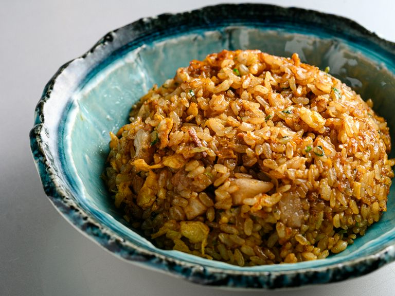 《オススメ》西口名物　チャーシュー“黒”炒飯